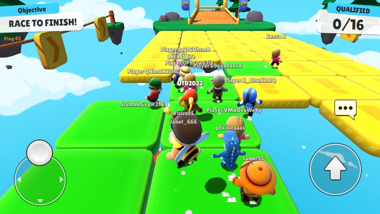 Screenshot of Stumble Guys with various characters running on green and yellow tiles