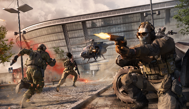 Call of Duty: Warzone Mobile: promo image of soldiers running and shooting
