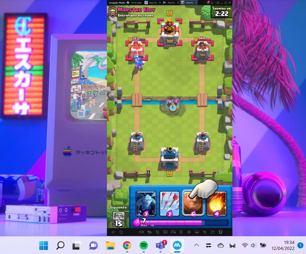 MuMu Player: vertical view showing a mobile game