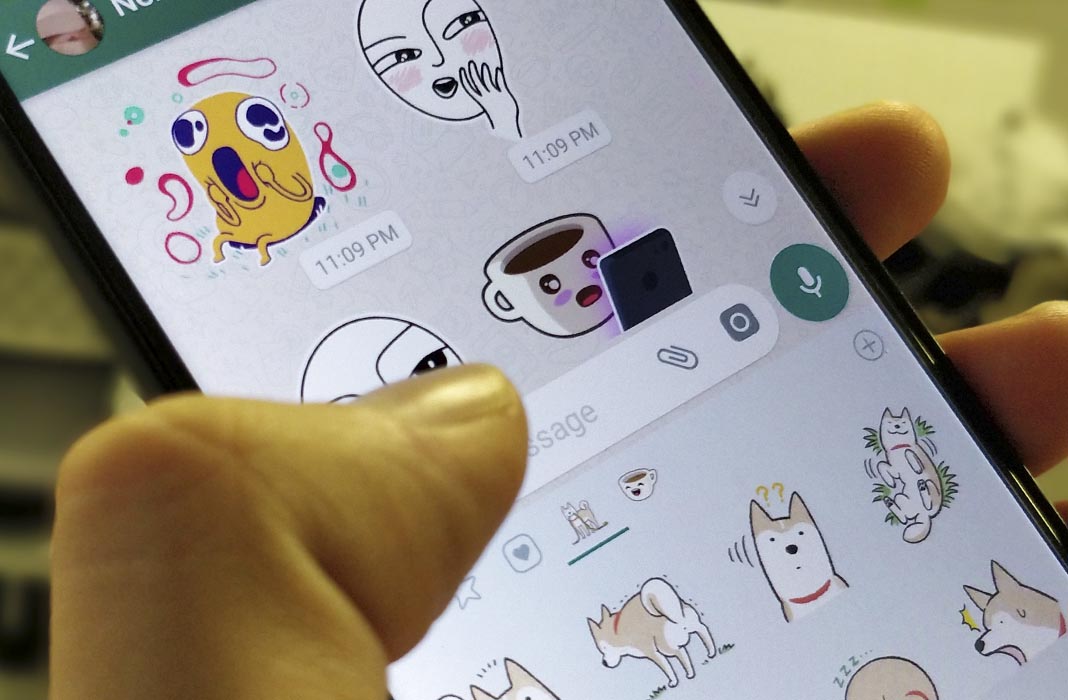 whatsapp stickers featured 1 You can now use stickers in WhatsApp beta on Android